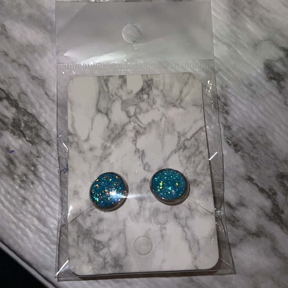 Earrings - Picture 3 of 3